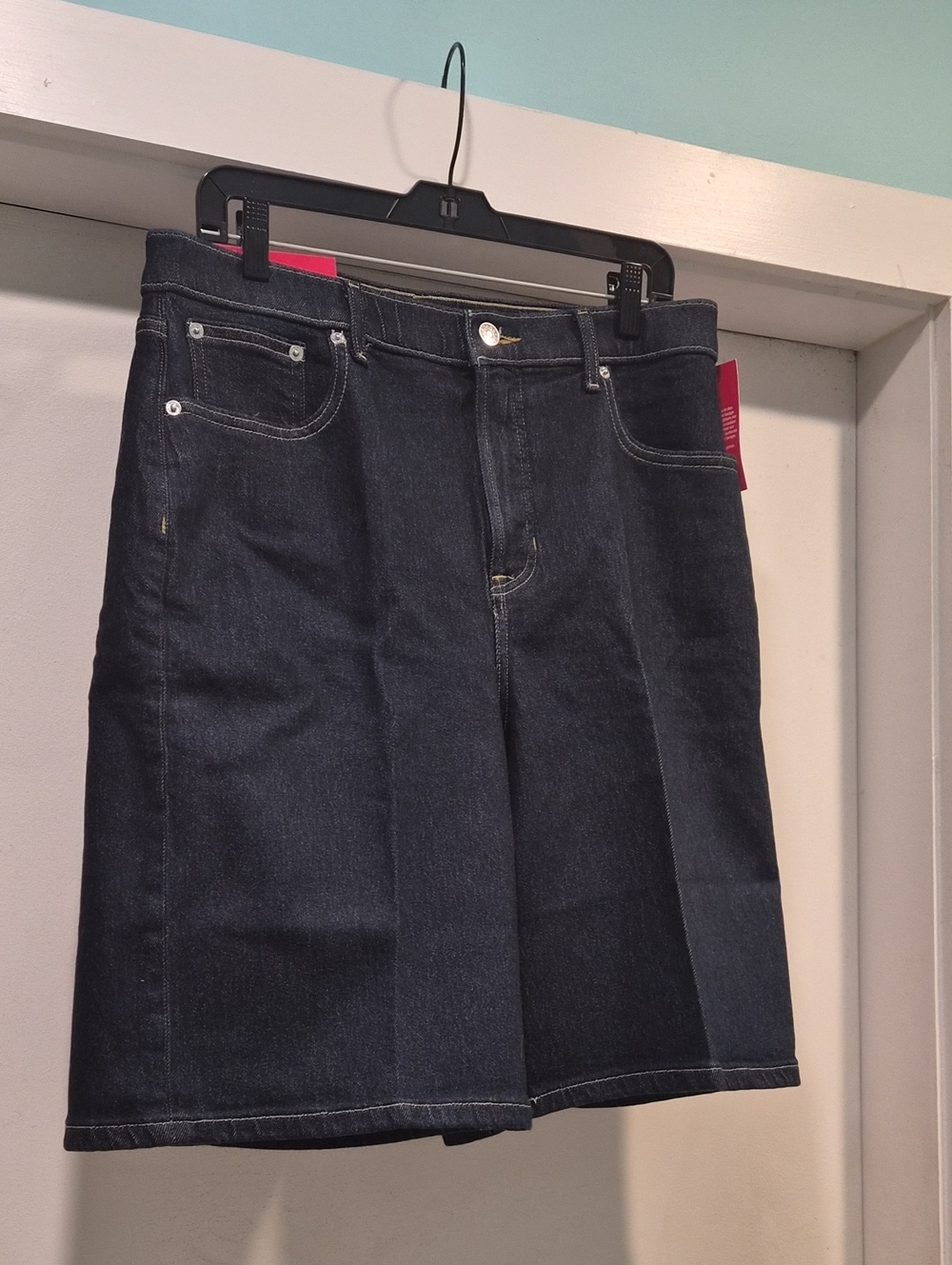 NWT- SPANXshape® Authentic 360Jean Short, 10" Size Large- FITS LARGER!